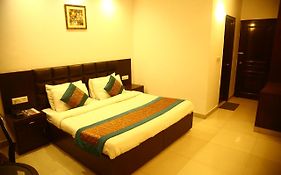 Hotel Smart Inn Gurgaon 2*