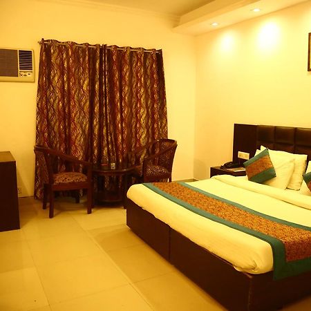 Hotel Smart Inn 2 New Delhi Exterior photo