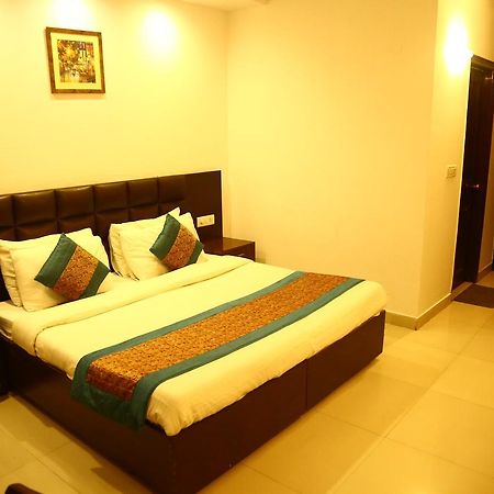 Hotel Smart Inn 2 New Delhi Exterior photo