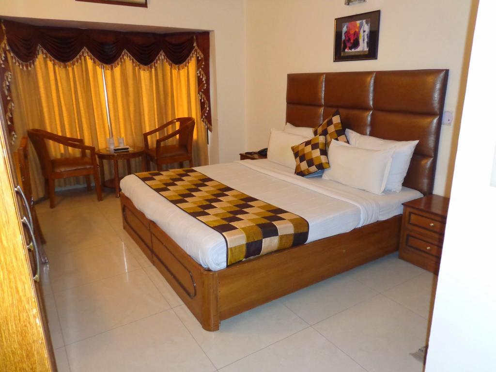 Hotel Smart Inn 2 New Delhi Exterior photo