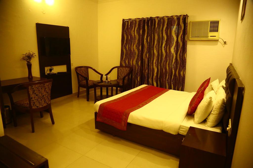 Hotel Smart Inn 2 New Delhi Exterior photo