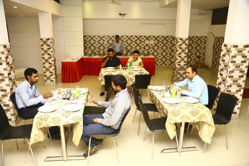 Hotel Smart Inn 2 New Delhi Exterior photo