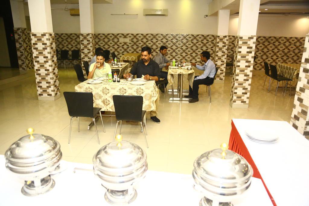 Hotel Smart Inn 2 New Delhi Exterior photo