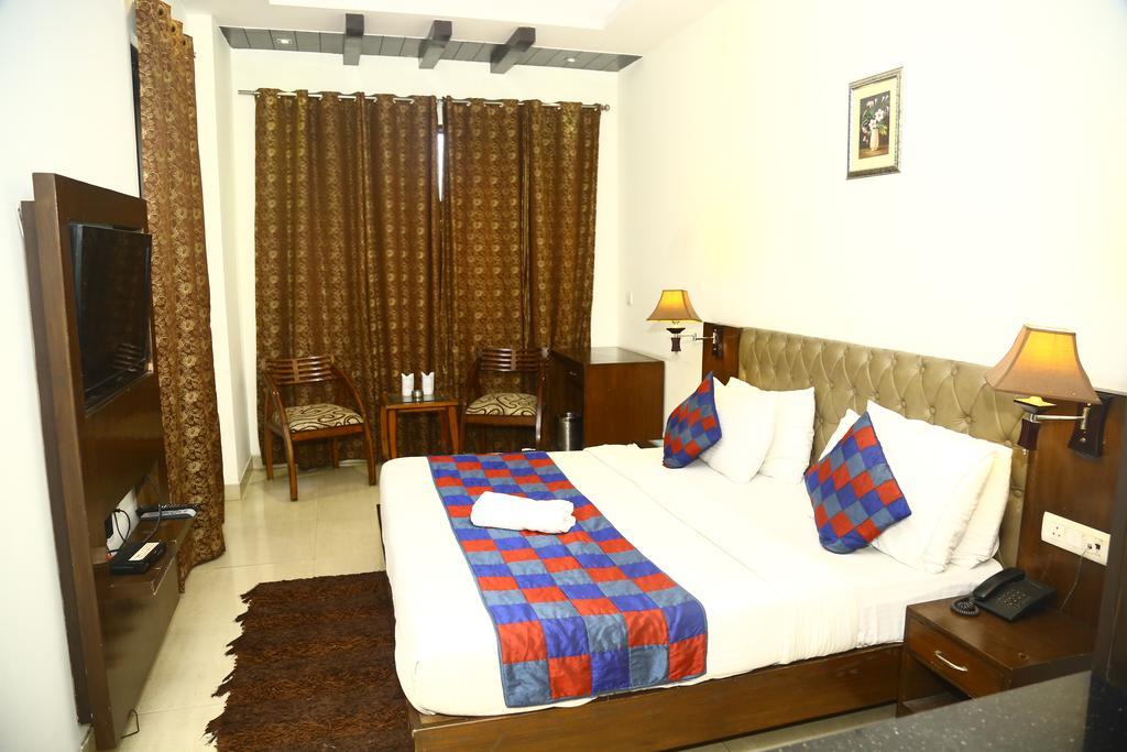 Hotel Smart Inn 2 New Delhi Exterior photo