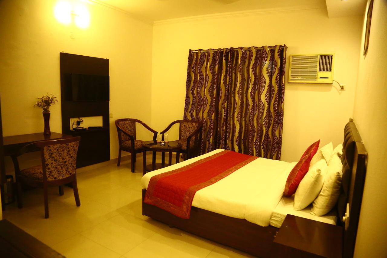 Hotel Smart Inn 2 New Delhi Exterior photo