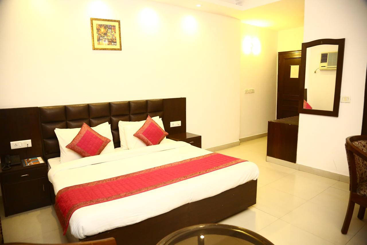 Hotel Smart Inn 2 New Delhi Exterior photo
